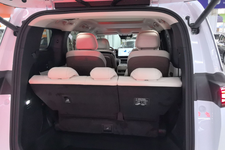 比亚迪 夏 2025款 DM-i 1.5T 180km 超越型机舱底盘23