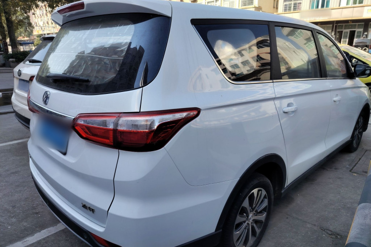 长安 凌轩 2017款 1.6L 手动幸福型车身外观7