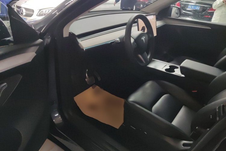 特斯拉 Model Y 2024款 后轮驱动版中控内饰7003