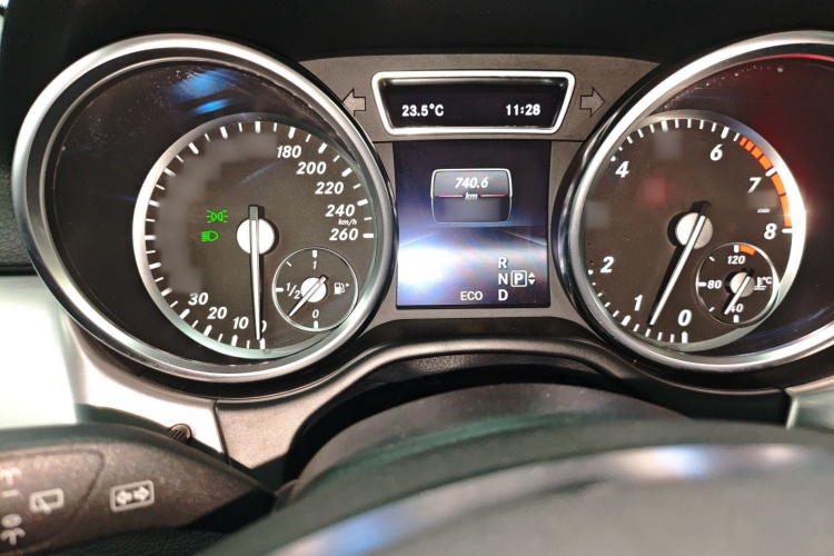 奔驰M级 2014款 ML 320 4MATIC局部细节14