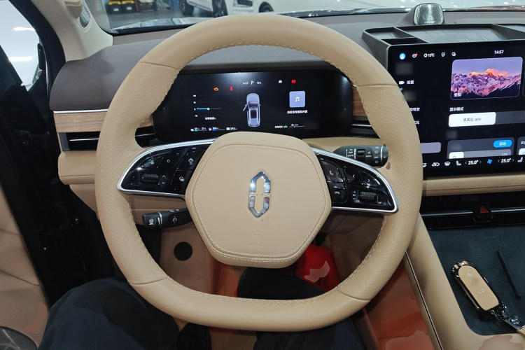 鸿蒙智行 问界M7 2024款 1.5T 智驾四驱Max版 5座中控内饰13