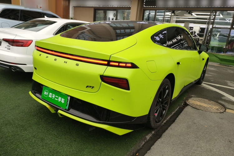 小鹏P7 2022款 670E+鹏翼版车身外观7