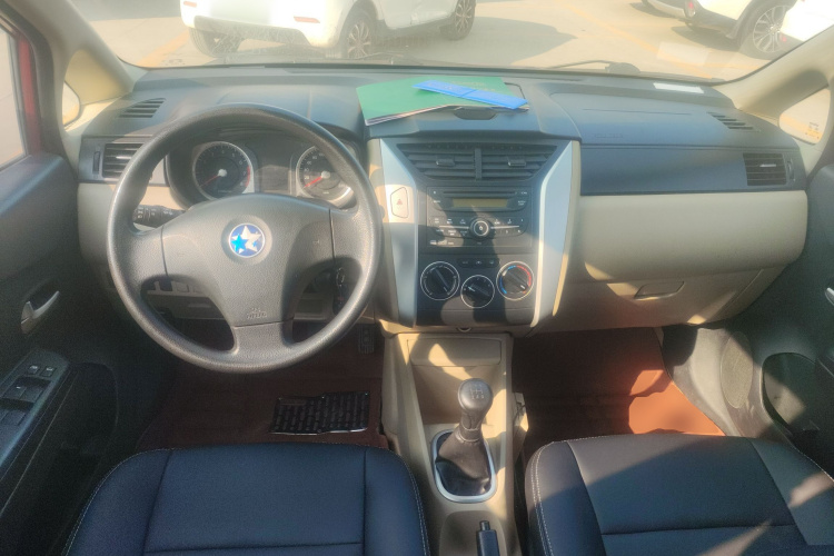 启辰R50 2014款 1.6L 手动精彩版中控内饰12