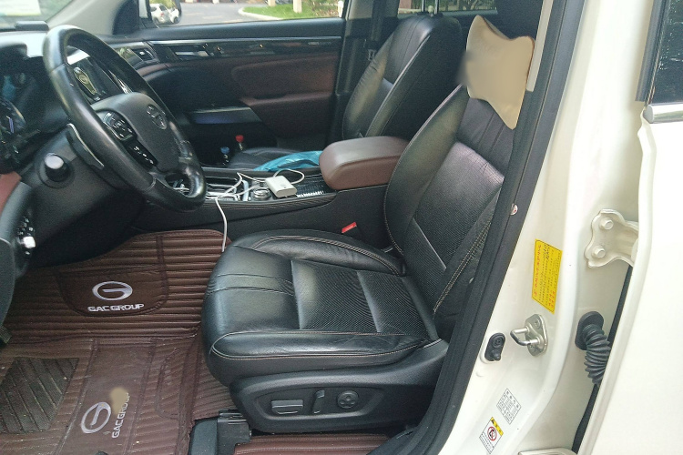 广汽传祺 传祺GS8 2017款 320T 四驱豪华智联版（七座）局部细节19