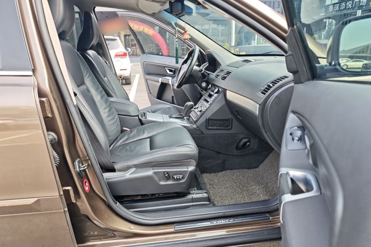 沃尔沃XC90 2013款 2.5T T5 豪华升级版中控内饰7009