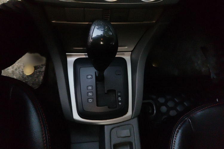 福特 福克斯 2013款 两厢经典 1.8L 自动基本型局部细节18