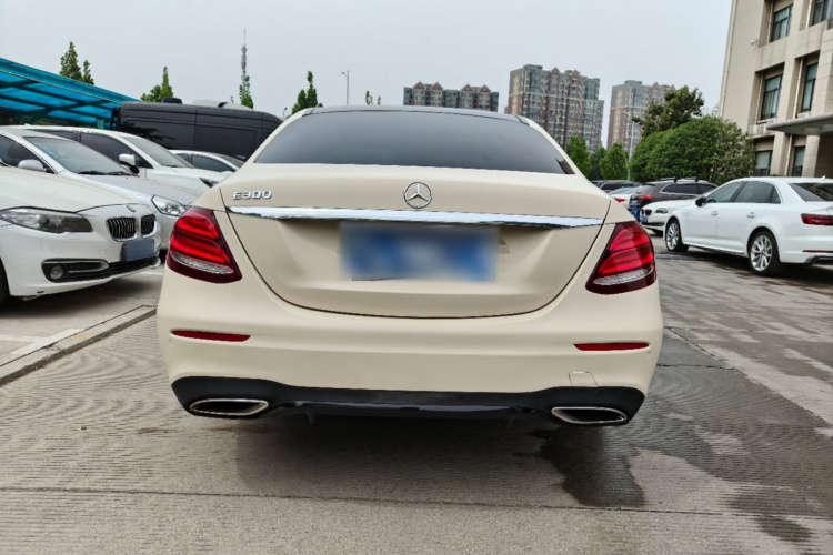 奔驰E级 2017款 E 300 运动型车身外观6004