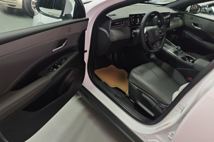 比亚迪 秦PLUS 2025款 DM-i 智驾版 55KM领先型中控内饰20