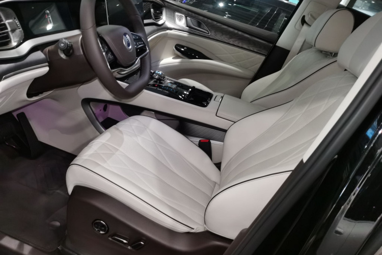 腾势D9 2024款 EV 620 尊享型中控内饰19