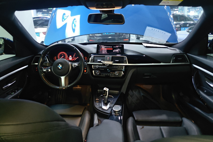 宝马3系GT 2020款 320i M运动套装中控内饰12