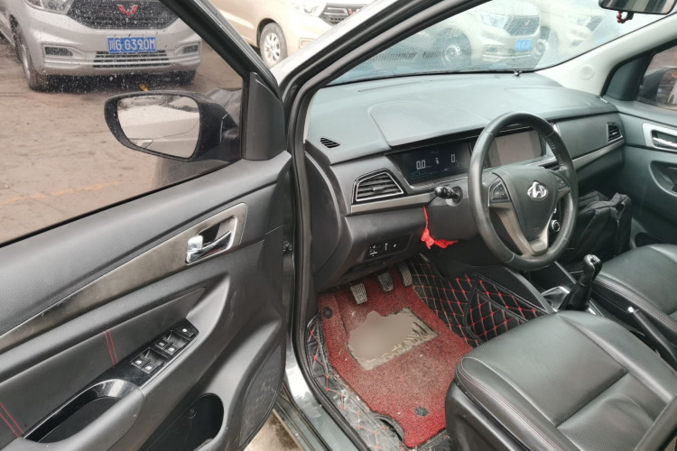 长安凯程 长安欧尚A600 2016款 1.5L 手动豪华型7座中控内饰20