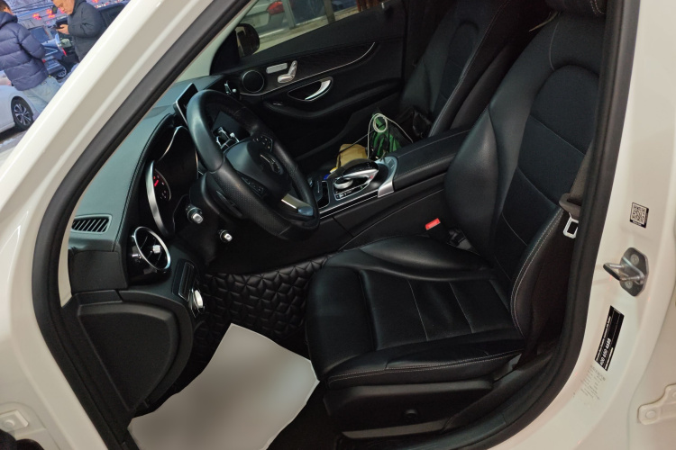 奔驰C级 2018款 C 200 L 运动版局部细节19