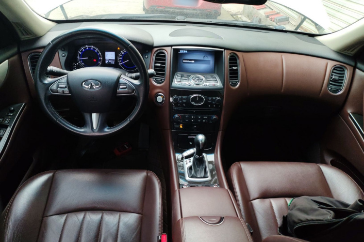 英菲尼迪QX50 2015款 2.5L 悦享版中控内饰12