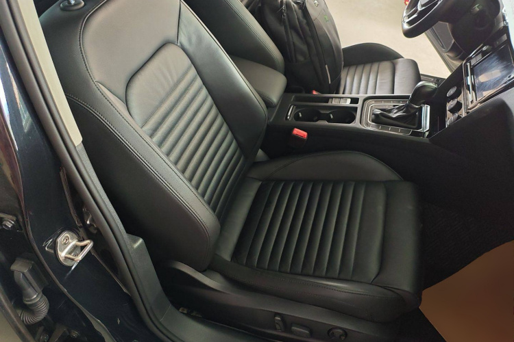 大众 迈腾 2019款 330TSI DSG 豪华型 国VI中控内饰41