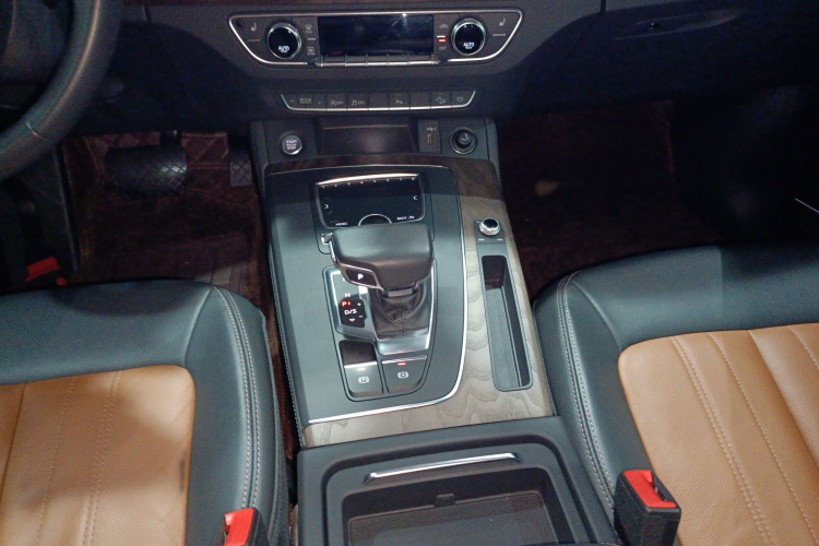 奥迪Q5L 2018款 45 TFSI 尊享风雅型 国VI局部细节18