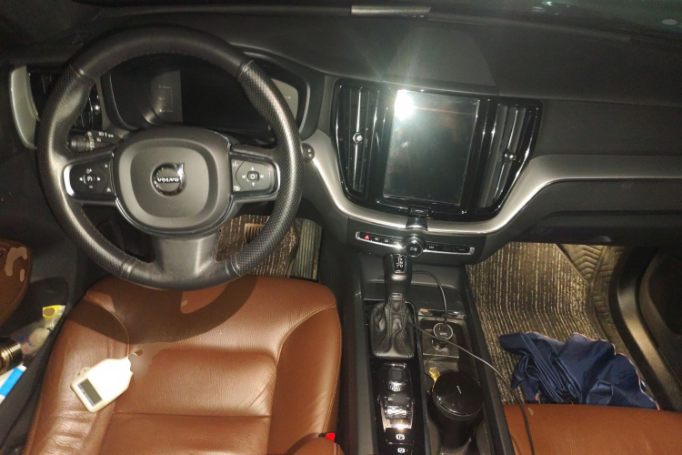 沃尔沃XC60 2021款 T5 四驱智逸豪华版中控内饰12