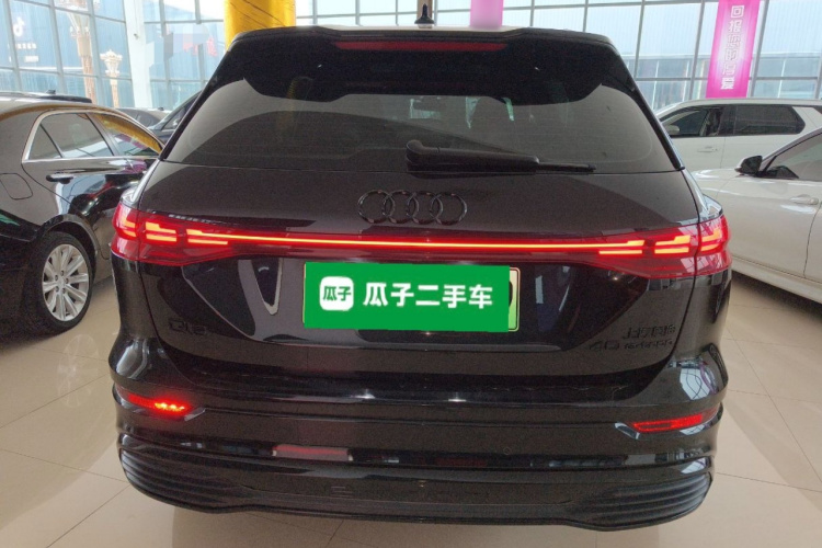 奥迪Q5 e-tron 2023款 40 e-tron 闪耀型 机甲套装车身外观6