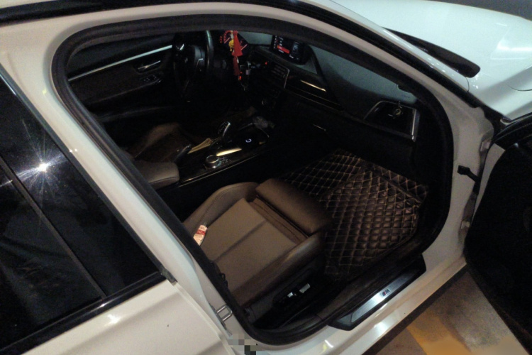 宝马3系 2019款 320Li M运动曜夜版局部细节9005