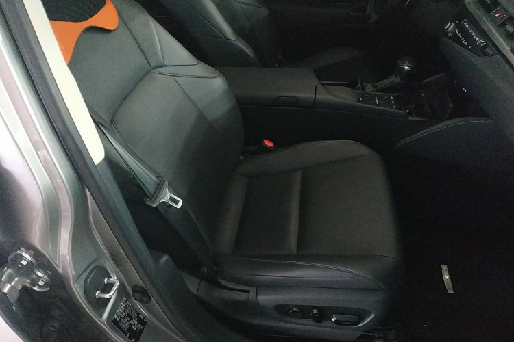 雷克萨斯ES 2020款 200 卓越版局部细节41