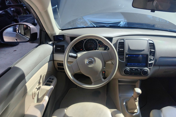 日产 轩逸 2016款 经典 1.6XE 手动领先版中控内饰7002