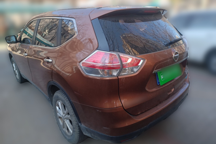 日产 奇骏 2015款 2.0L CVT舒适MAX版 2WD车身外观6003