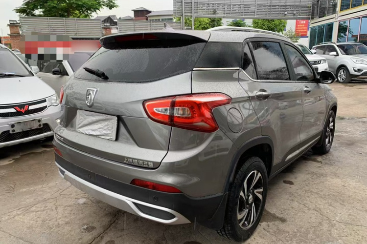 宝骏510 2017款 1.5L 自动豪华型车身外观6004