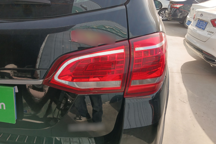 哈弗H6 2015款 运动版 1.5T 自动两驱豪华型车身外观9