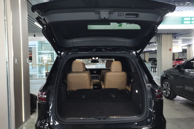 理想汽车 理想ONE 2020款 增程6座版机舱底盘23