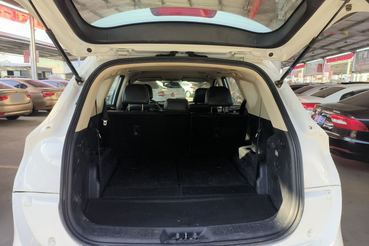 东风风光 风光580 2016款 1.8L 手动舒适型机舱底盘23