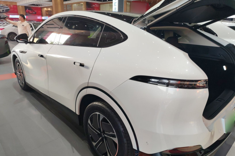 小鹏G6 2023款 755 超长续航 Pro车身外观6003