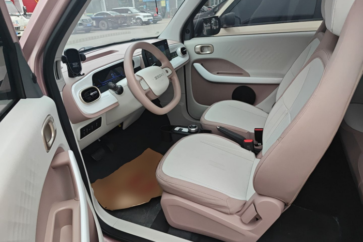 吉利银河 熊猫 2025款 210km 元气熊中控内饰19