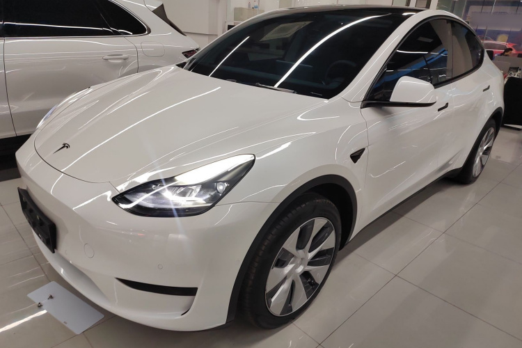 特斯拉 Model Y 2023款 后轮驱动版车身外观1