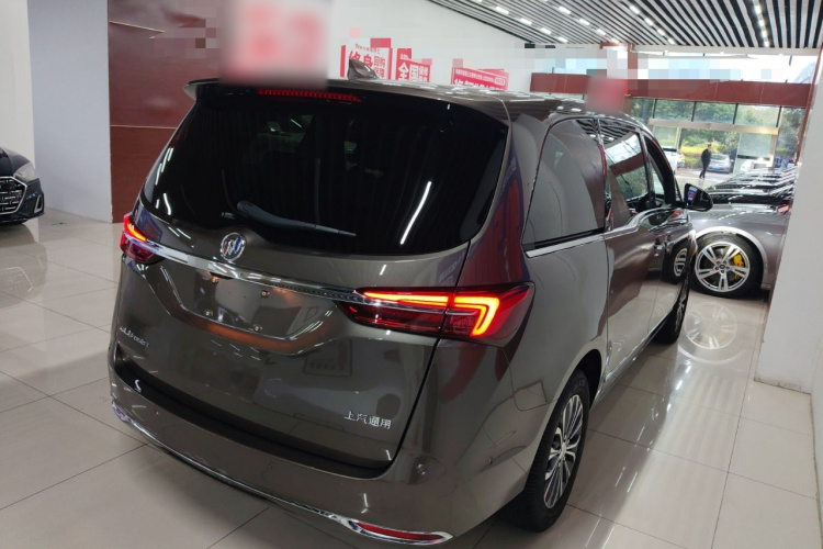 别克GL8 2022款 陆上公务舱 652T 尊贵型车身外观7