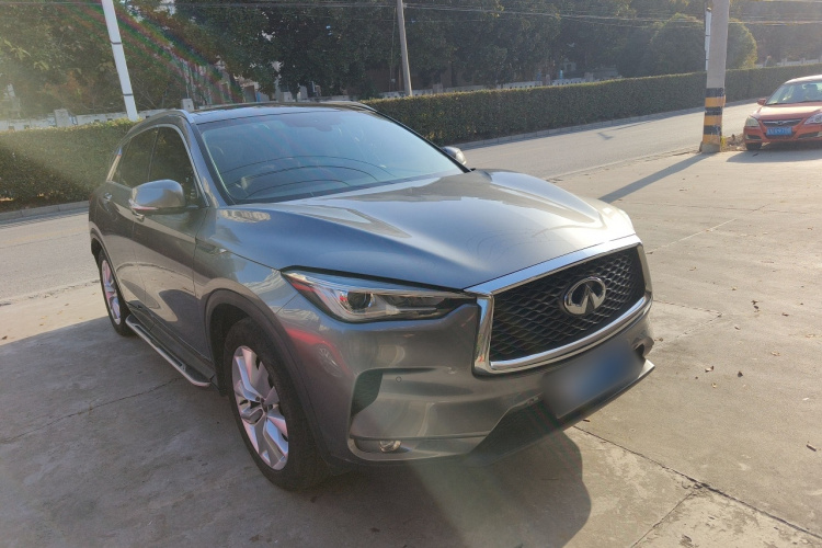 英菲尼迪QX50 2018款 2.0T 四驱菁英版车身外观3