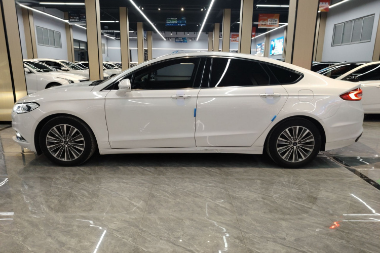 福特 蒙迪欧 2017款 改款 EcoBoost 180 豪华型车身外观4