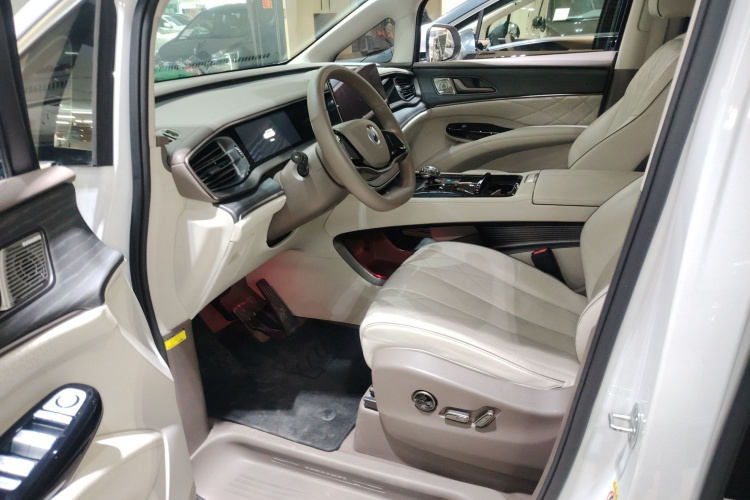 腾势D9 2022款 DM-i 970 四驱尊荣型中控内饰19