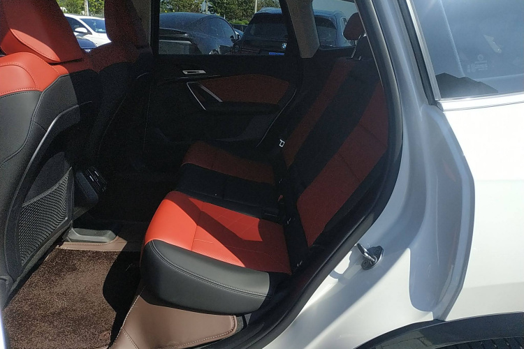 宝马iX1 2023款 eDrive25L X设计套装中控内饰7004