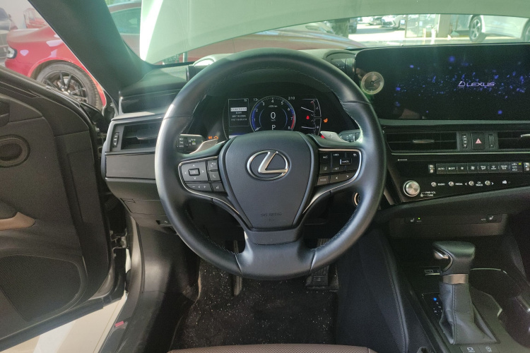 雷克萨斯ES 2023款 200 卓越版中控内饰13