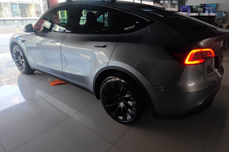 特斯拉 Model Y 2024款 长续航全轮驱动版车身外观6003