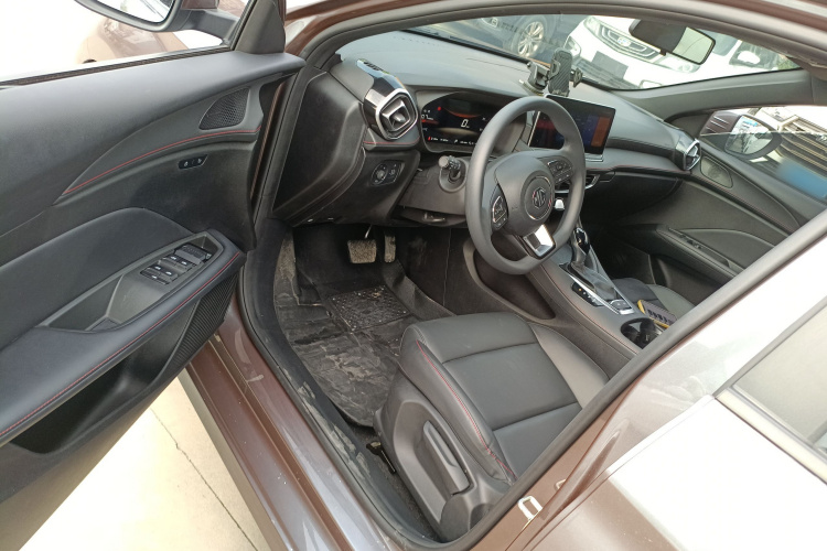 名爵 MG5 2025款 180DVVT 全球豪华版中控内饰7003
