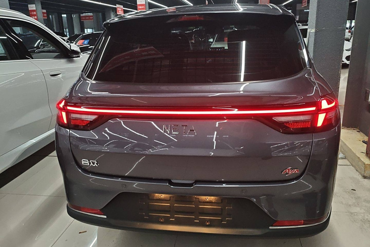 哪吒汽车 哪吒AYA 2023款 318 Lite车身外观6004