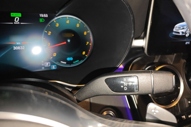 奔驰C级 2020款 改款 C 260 L 运动版局部细节18