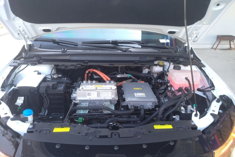 小鹏P5 2024款 500Plus版机舱底盘24