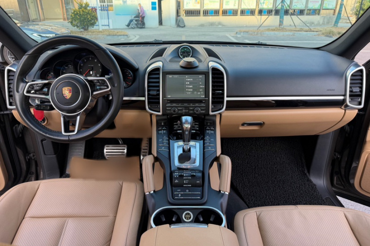 保时捷 2015款 Cayenne 3.0T中控内饰7003