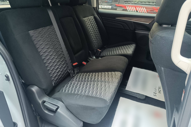 东南 得利卡 平行进口 豪华版 柴油 2.3T中控内饰7009