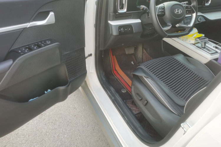 北京现代ix35 2023款 沐飒 2.0L 豪华版DLX中控内饰20