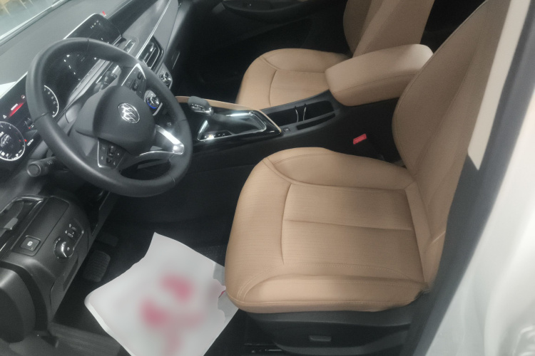 别克GL6 2021款 323T 轻混动互联豪华型中控内饰19