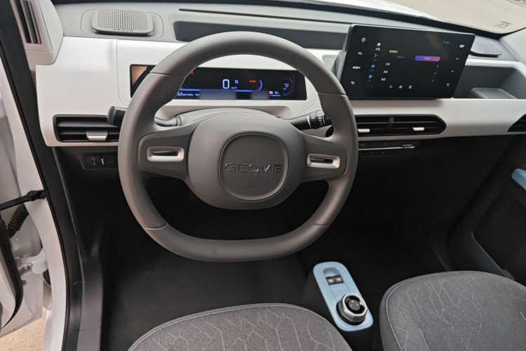 吉利银河 2024款 熊猫mini 200km 耐力熊中控内饰13