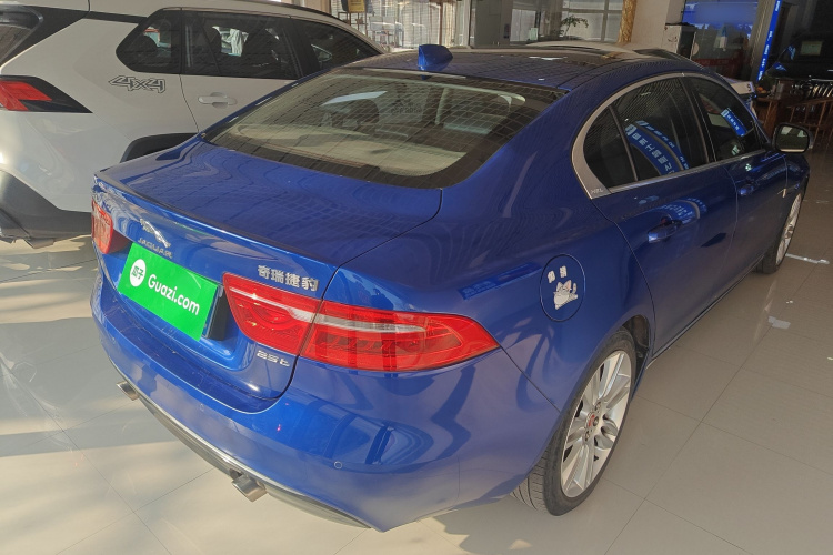 捷豹XEL 2018款 2.0T 250PS 尊享版车身外观7