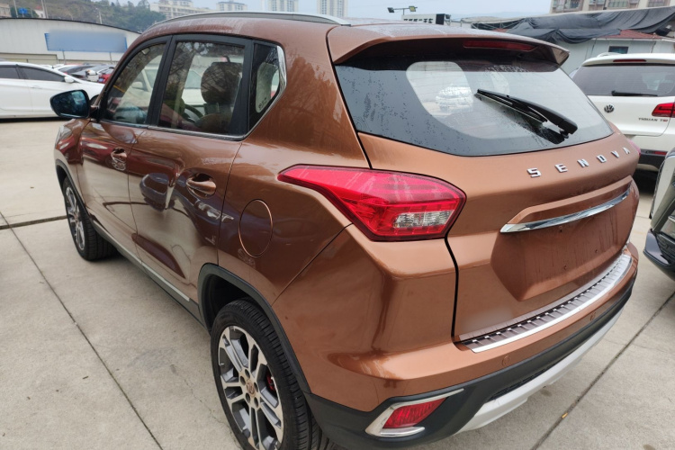 北京汽车 绅宝X35 2016款 1.5L 自动豪华版车身外观4